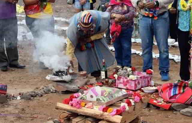 Celebración ancestral en Bolivia el "Martes de Ch'alla" - Revista ...